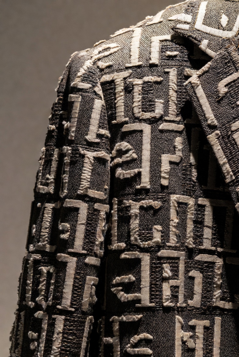 Vải thun chữ nổi